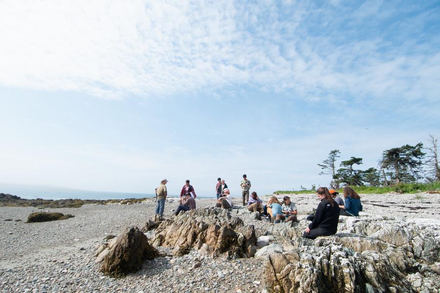 kent island summer fellowship students on beach 2024